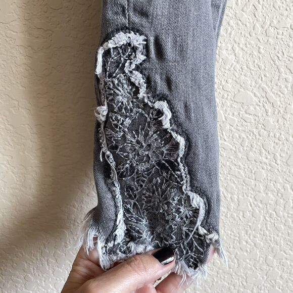 Tractr Jeans Girls Size 12 Grey Distressed with‎ Embroidery on Ankle - Picture 5 of 9